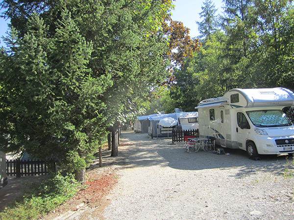 Allée Emplacement Tente Caravane Camping-car - Camping Le Chêne Tallard - Gap