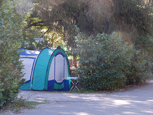 Emplacement Tente nature - Camping Le Chêne Tallard - Gap