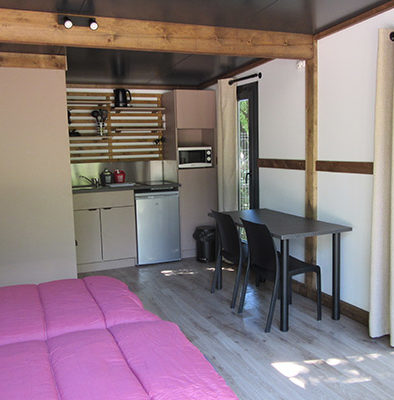 Camping Le Chene Tallard-Tiny Home Salon lit